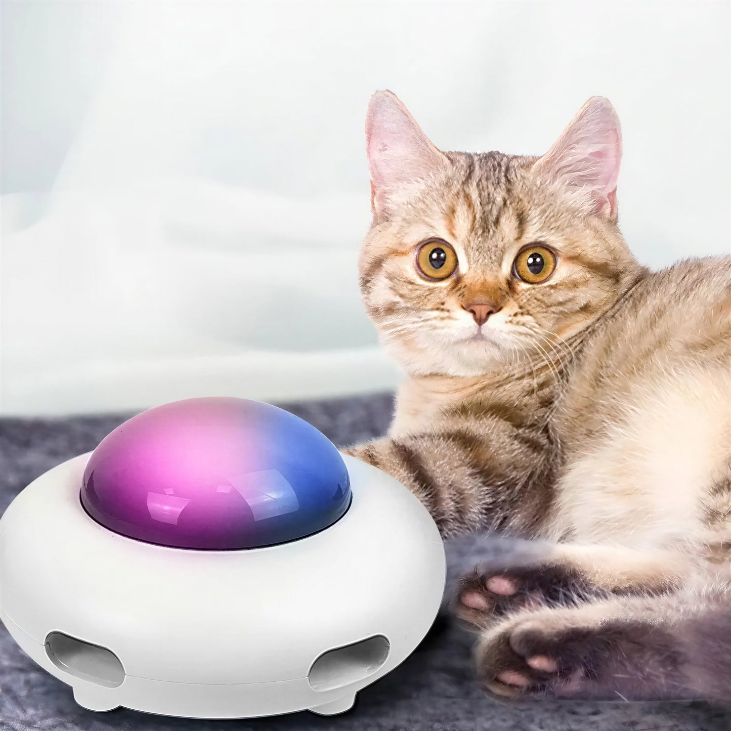 Jouet intelligent lumineux et rechargeable en forme d'ovni avec plumes pour chat - vue 2