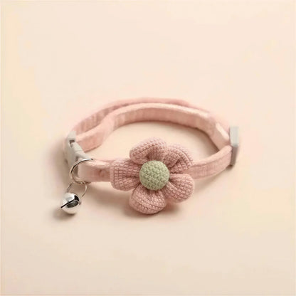 Collier Chat avec Fleur Tricotée et Clochette Pour toi Mon chat