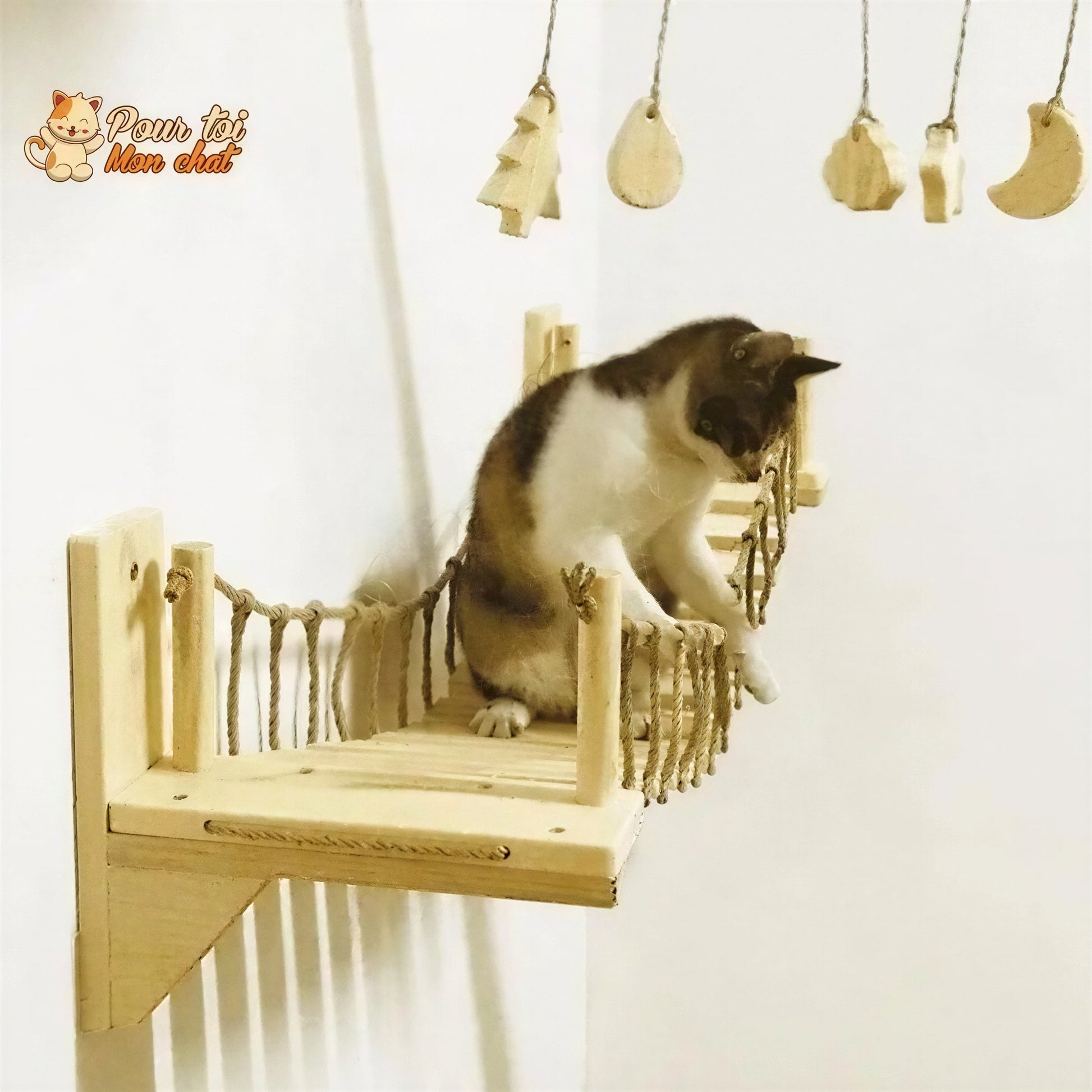 Arbre à chat en forme de pont en bois suspendu Pour toi Mon chat