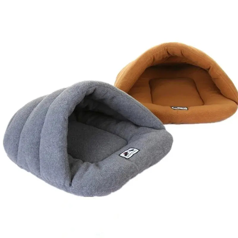 Pet Dog Cave Bed Thick Fleece Warm Soft Slipper Shape Beds for Puppy Cats Tent Sleeping Mats Winter Pets Indoor Triangle Nest Pour toi Mon chat