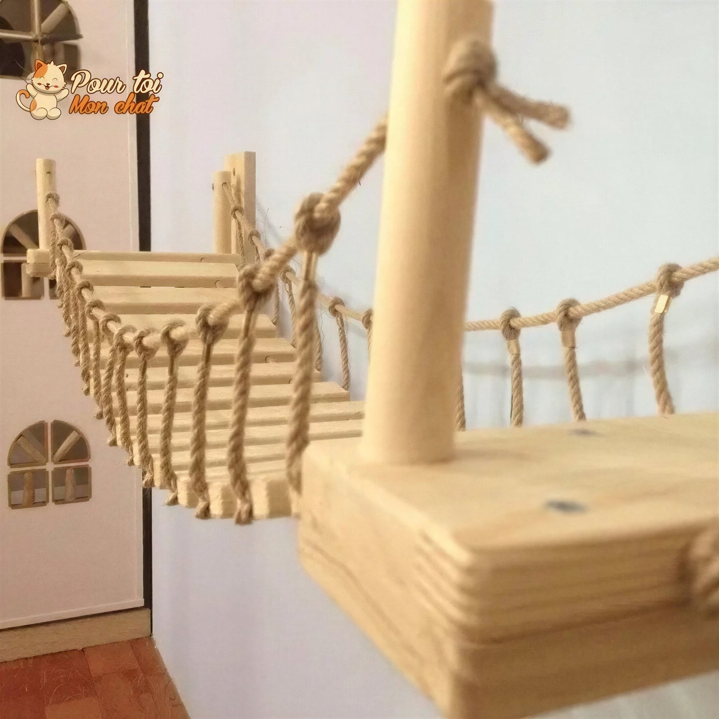 Arbre à chat en forme de pont en bois suspendu Pour toi Mon chat