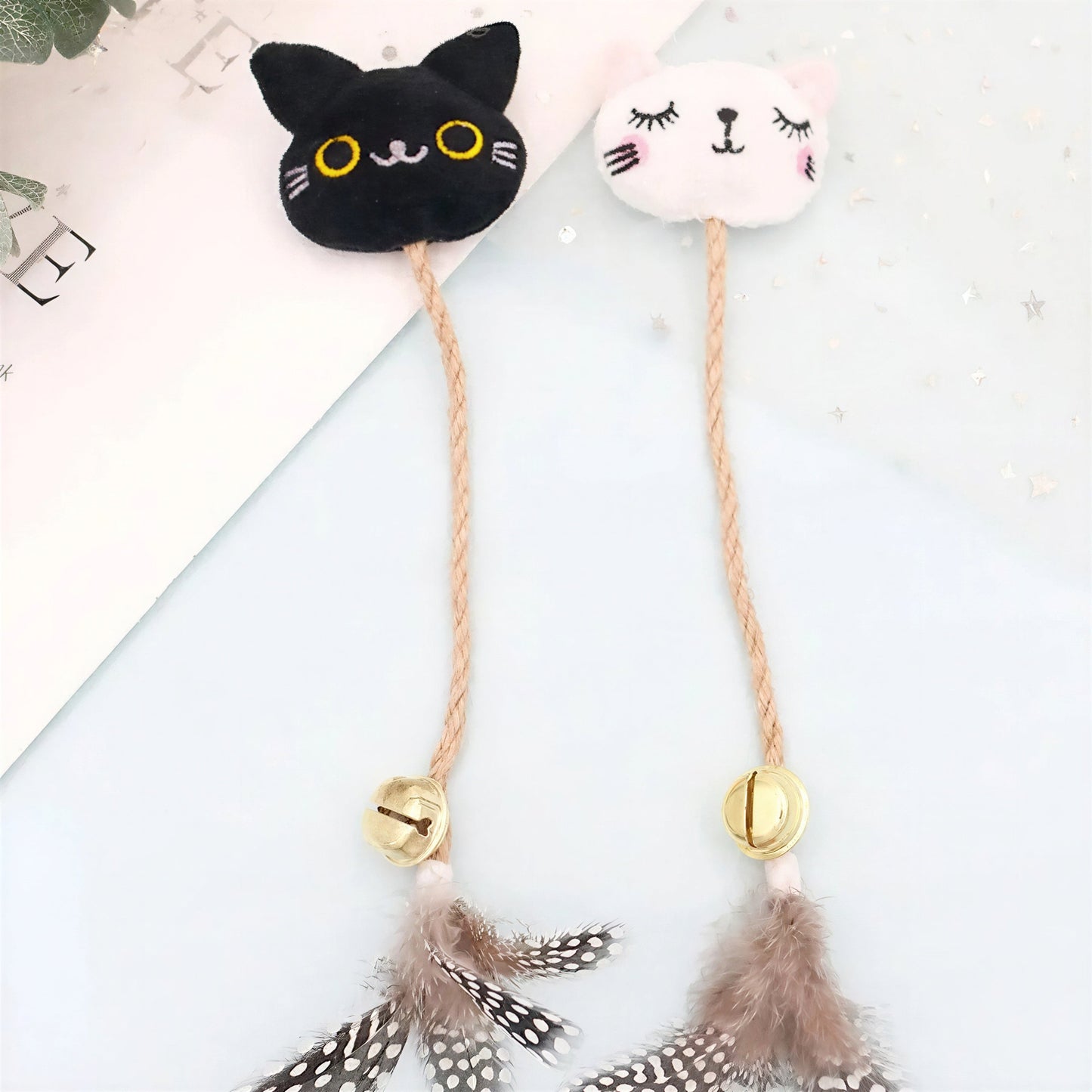 Jouet cloche en plumes pour chats Pour toi Mon chat