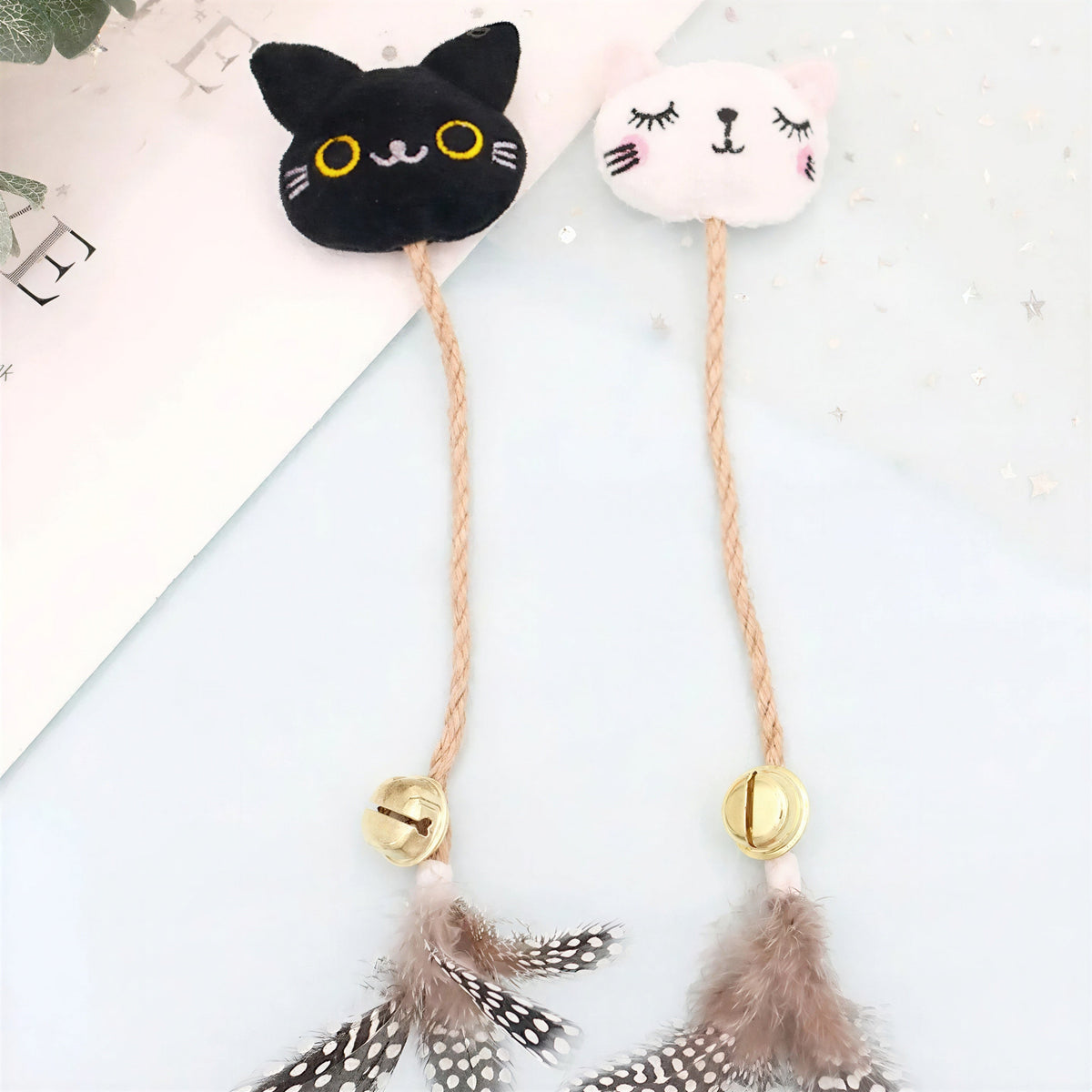 Jouet cloche en plumes pour chats Pour toi Mon chat